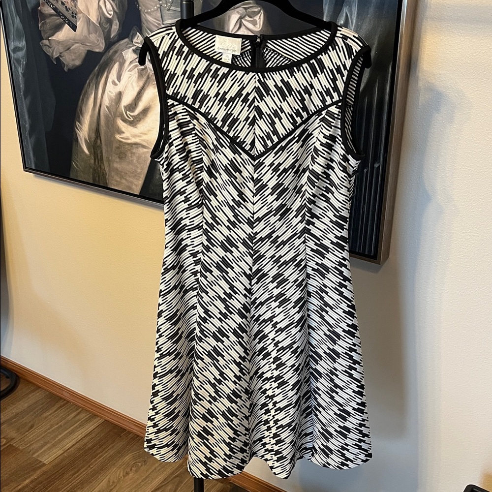 ⭐️ CLEARANCE - Donna Morgan Scuba Mini Dress